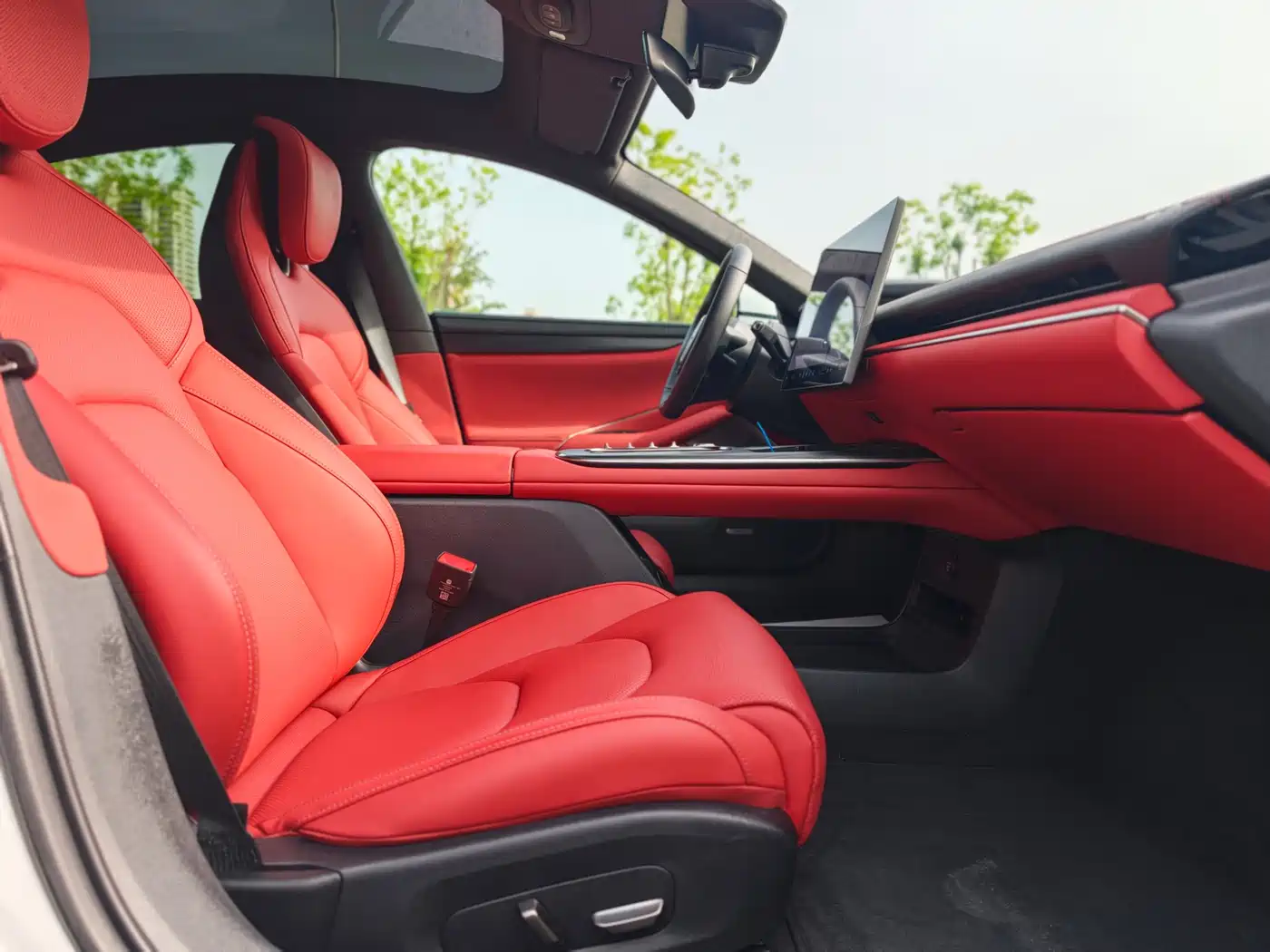 Xiaomi Auto Xiaomi SU7 2024 RWD Ultra Long Range Advanced Smart Driving Pro Edition фото 17