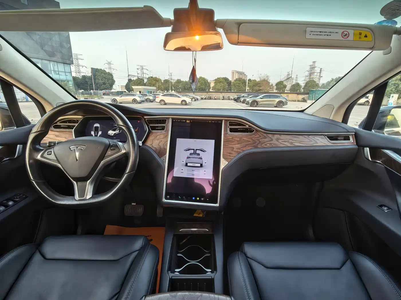 TESLA MODEL X