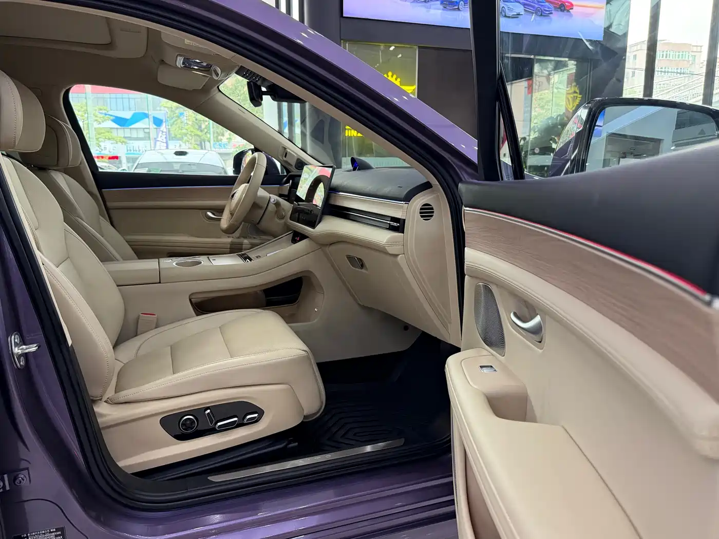 AITO Wenjie AITO M5 2025 Extended Range Ultra AWD фото 17