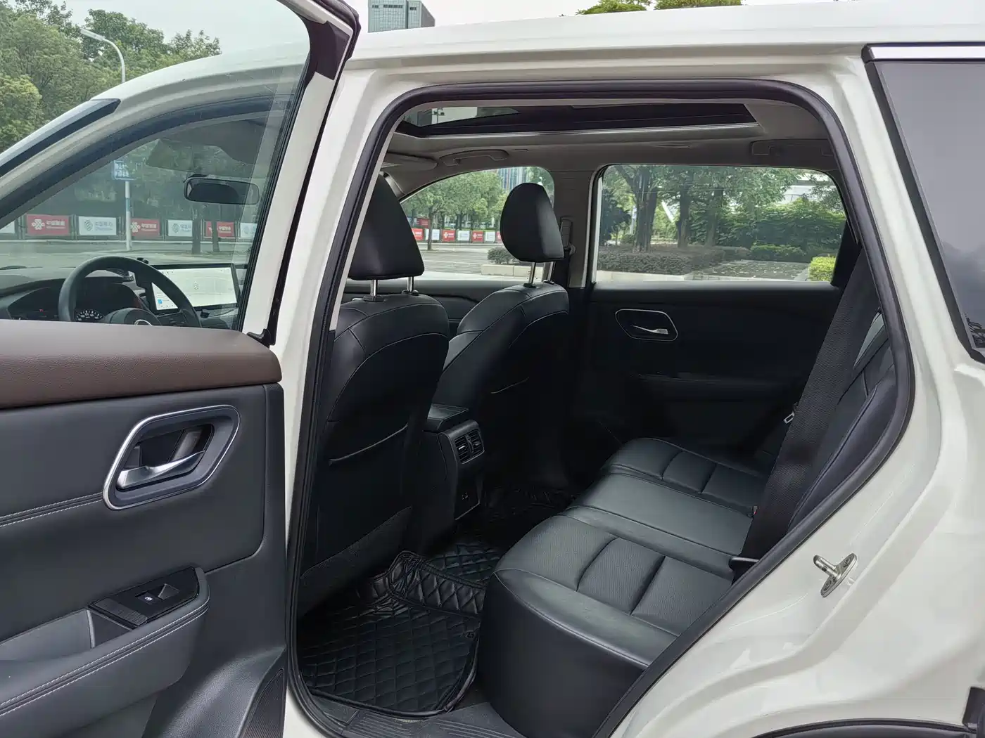 Photo 14 - Nissan X-Trail
