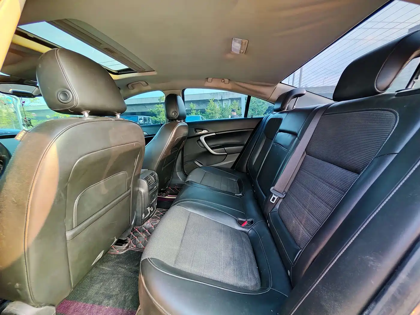 Photo 5 - Buick Regal