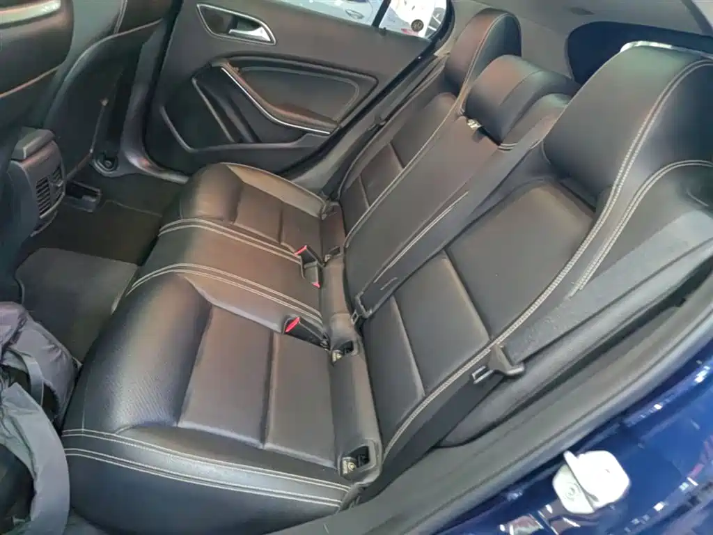 Mercedes-Benz GLA 2016 GLA 220 4MATIC Fashion фото 17