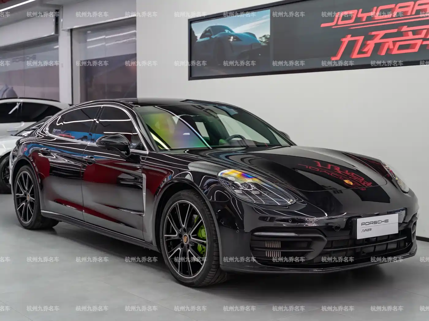 Porsche Panamera 2023 Panamera 4 Executive Long Wheelbase 2.9T фото 3