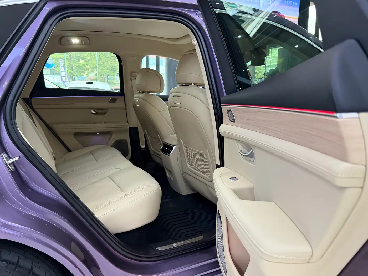 AITO Wenjie AITO M5 2025 Extended Range Ultra AWD фото 16