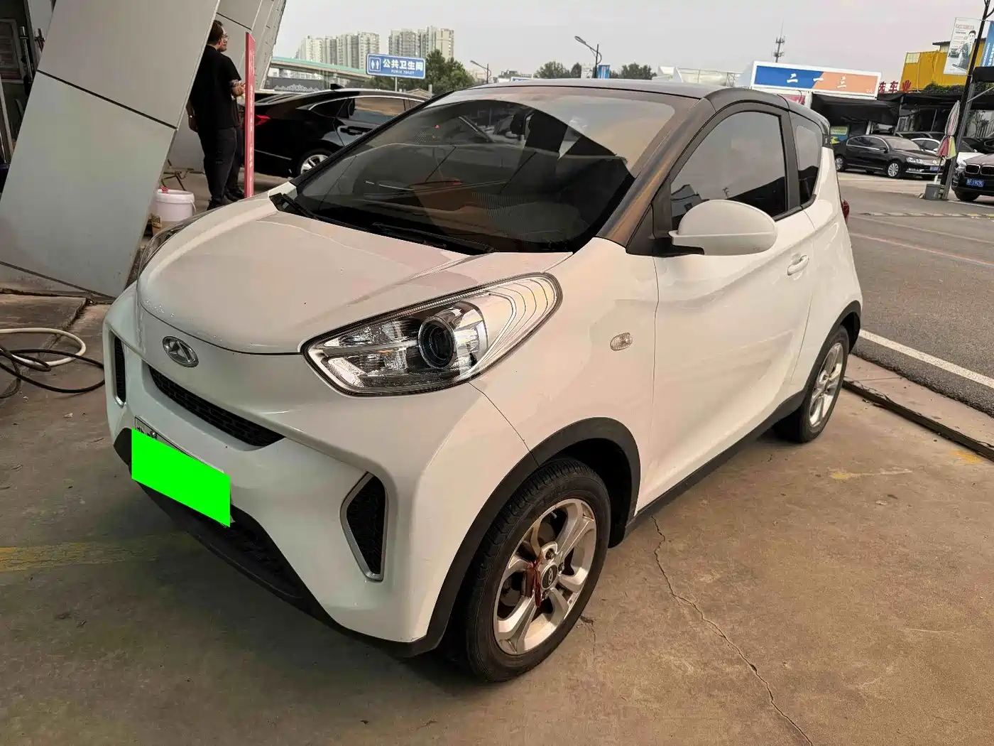 QQ New Energy Little Ant 2019 2018 400 4-Seater Premium Smart Edition