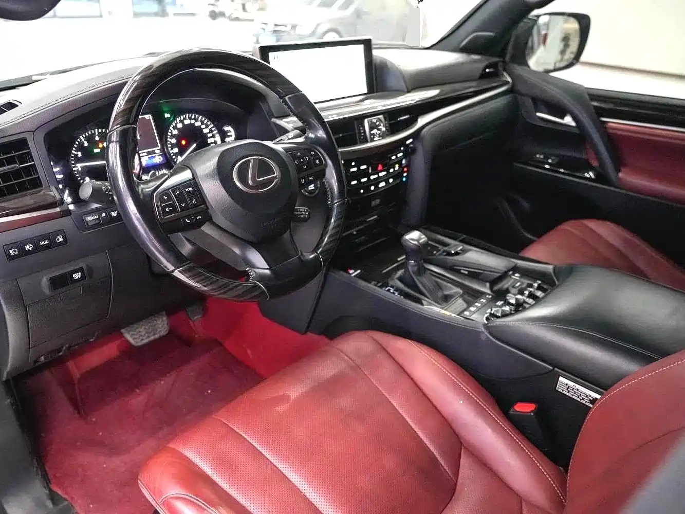 Lexus LX 2019 570 Prestige Luxury Edition фото 6