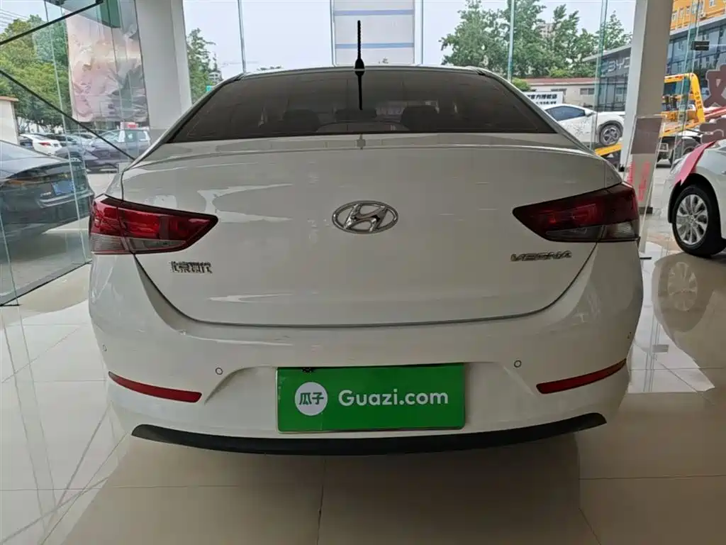 Hyundai Verna 2016 1.4L Automatic Cool Edition GLS фото 6