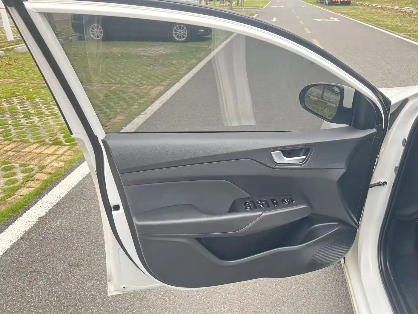 Hyundai Verna 2020 1.4L CVT GLS Cool Edition фото 12