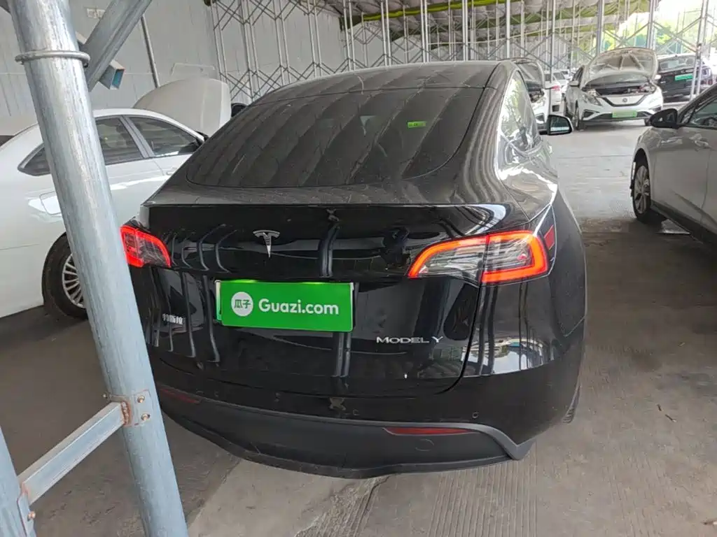 Фото 6 - Tesla Model Y