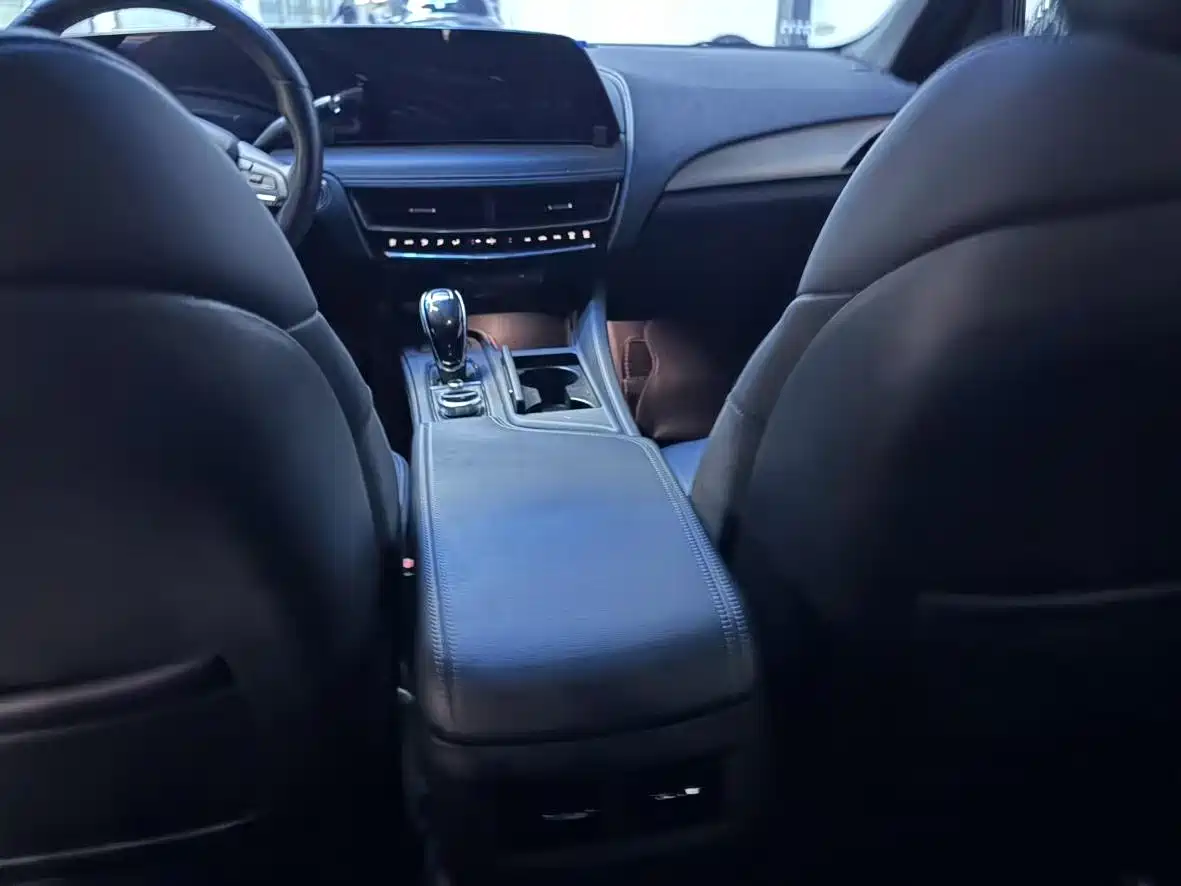 Cadillac CT5 2024 28T Platinum Edition фото 12