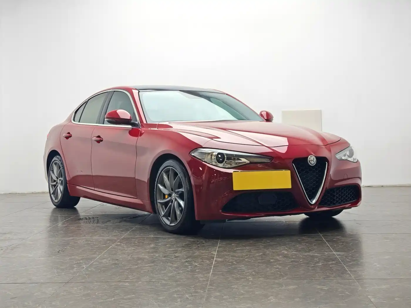 Alfa Romeo Giulia 2019 2017 2.0T 280HP Luxury Edition