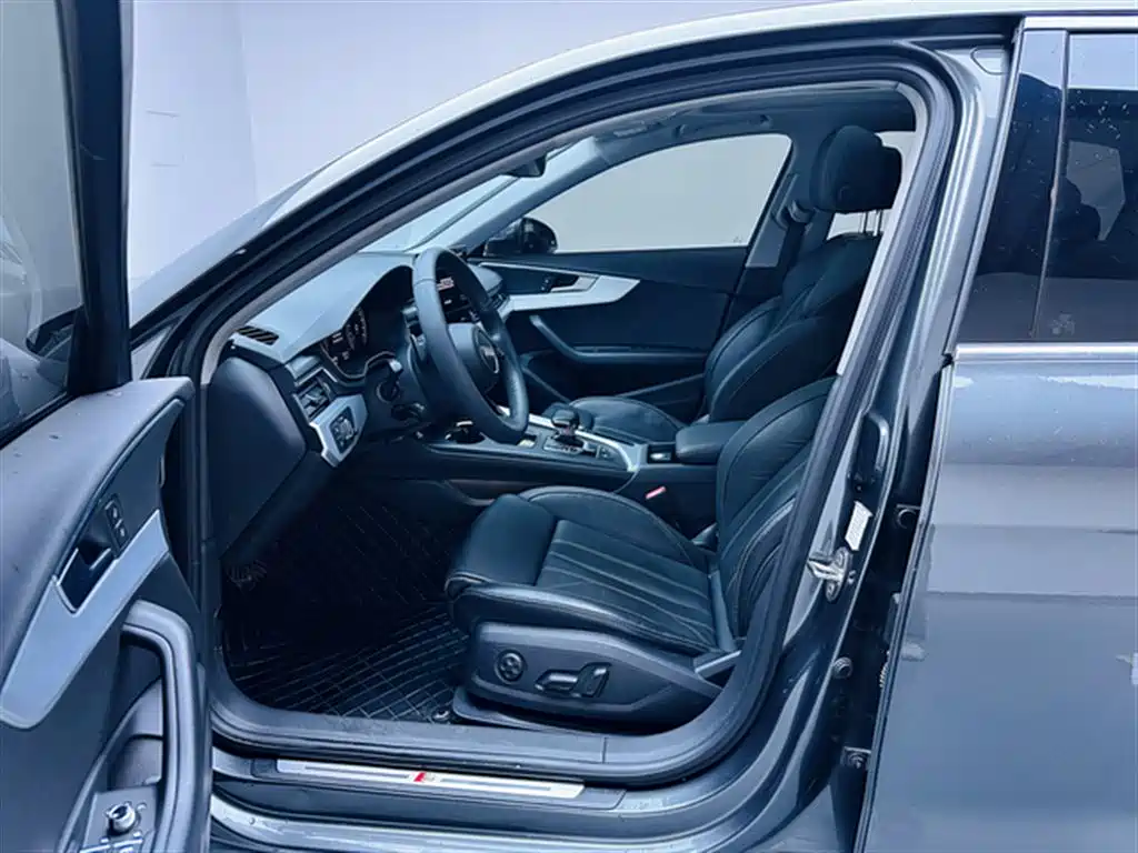Audi A4L 2020 40 TFSI Fashion Dynamic Edition фото 13