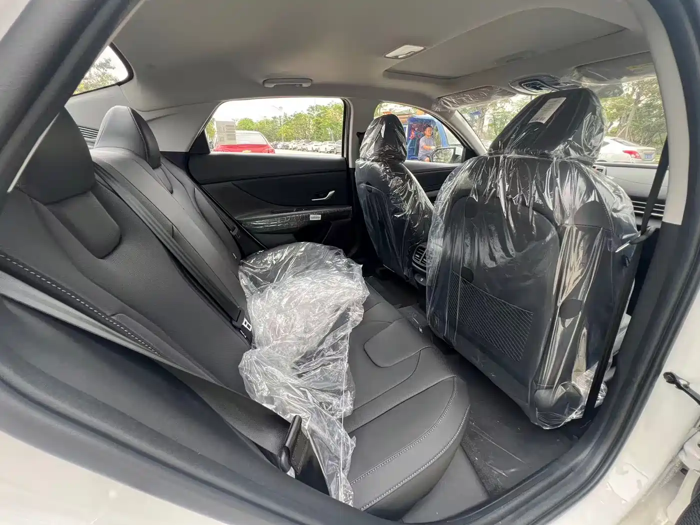 Hyundai Elantra 2023 1.5L CVT GLX Elite Edition фото 5
