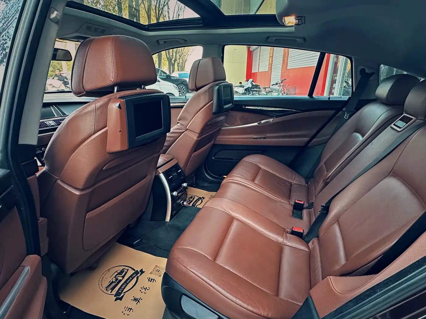 BMW 5 Series GT 2011 535i xDrive Luxury Model фото 13