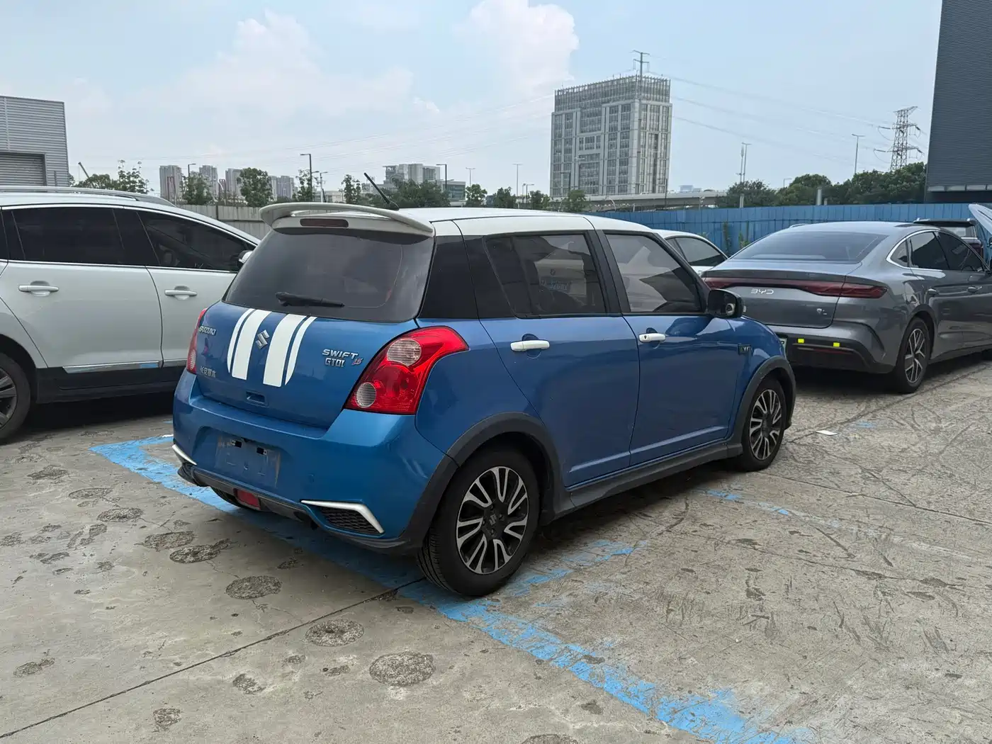 Фото 6 - Suzuki Swift