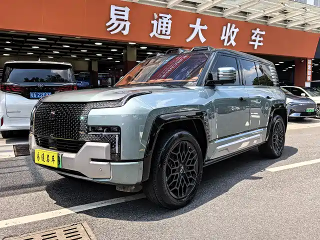  Yangwang Yangwang U8 2023 Luxury Edition