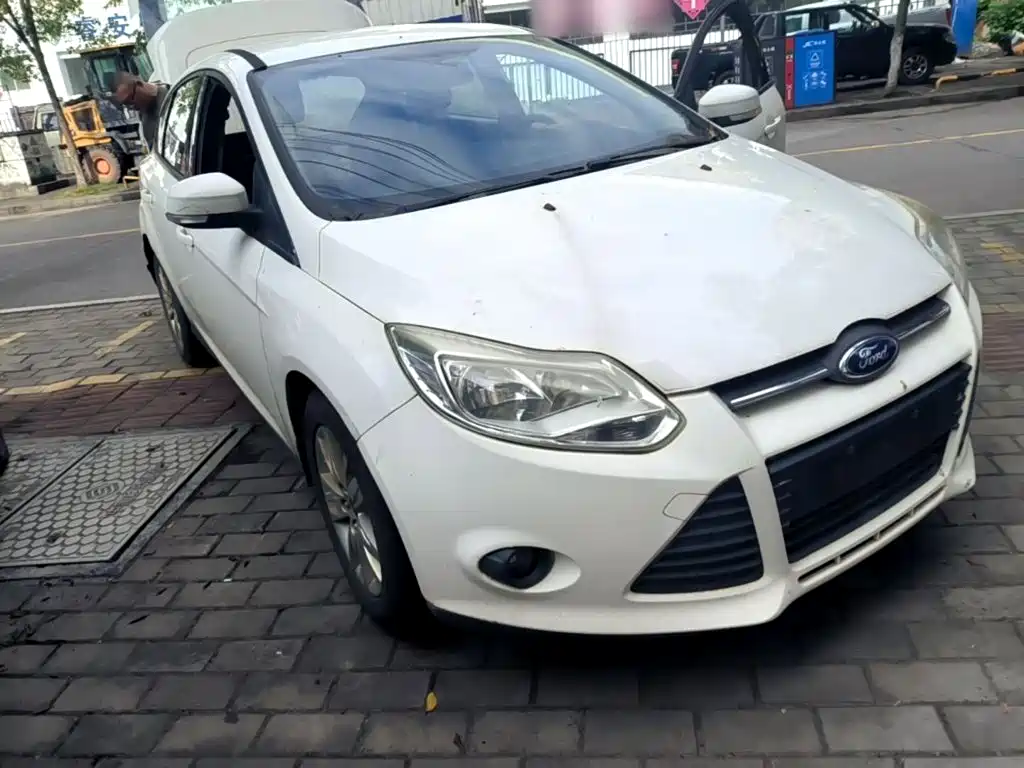 Ford Focus 2015 2012 Hatchback 1.6L Automatic Comfort