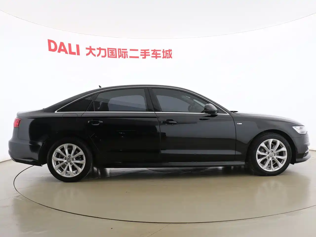 Audi A6L 2018 Model 35 TFSI Collector's Edition фото 13