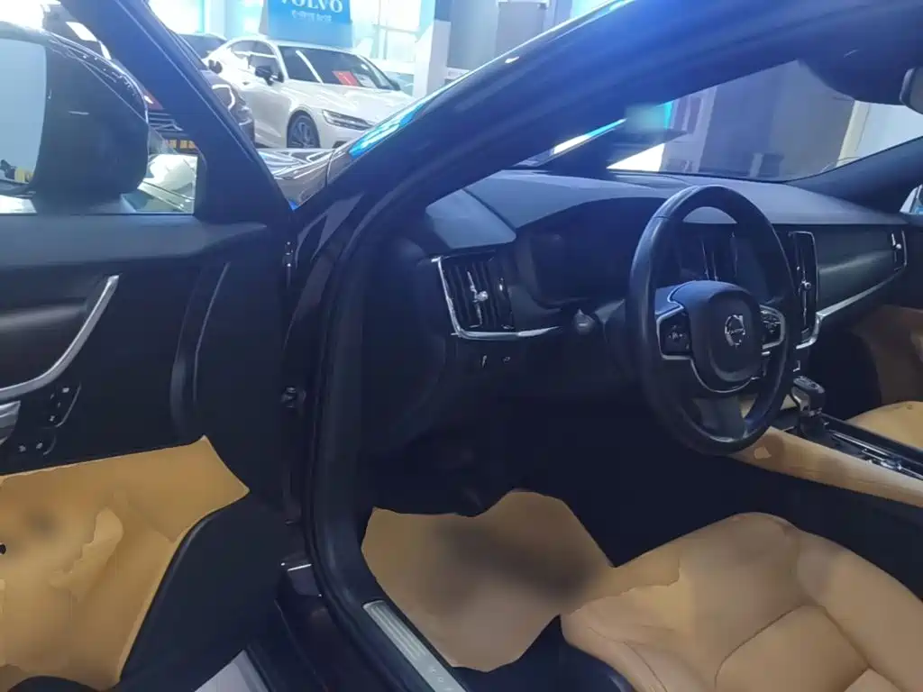 Volvo V90 2019 2017 Cross Country T5 AWD Smart Edition
