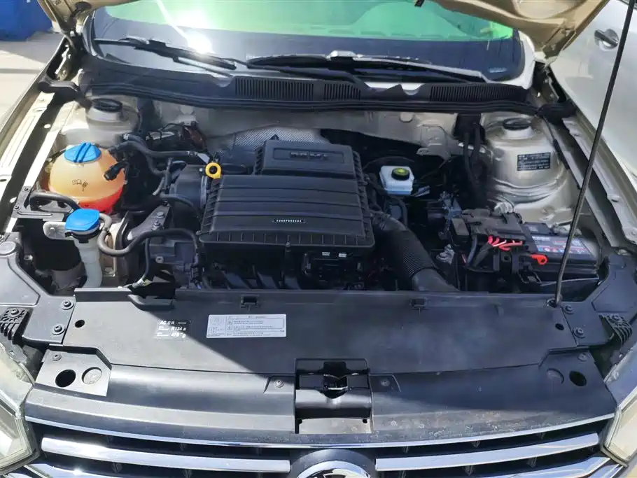 Volkswagen Bora 2016 Model 1.6L Manual Fashion фото 10