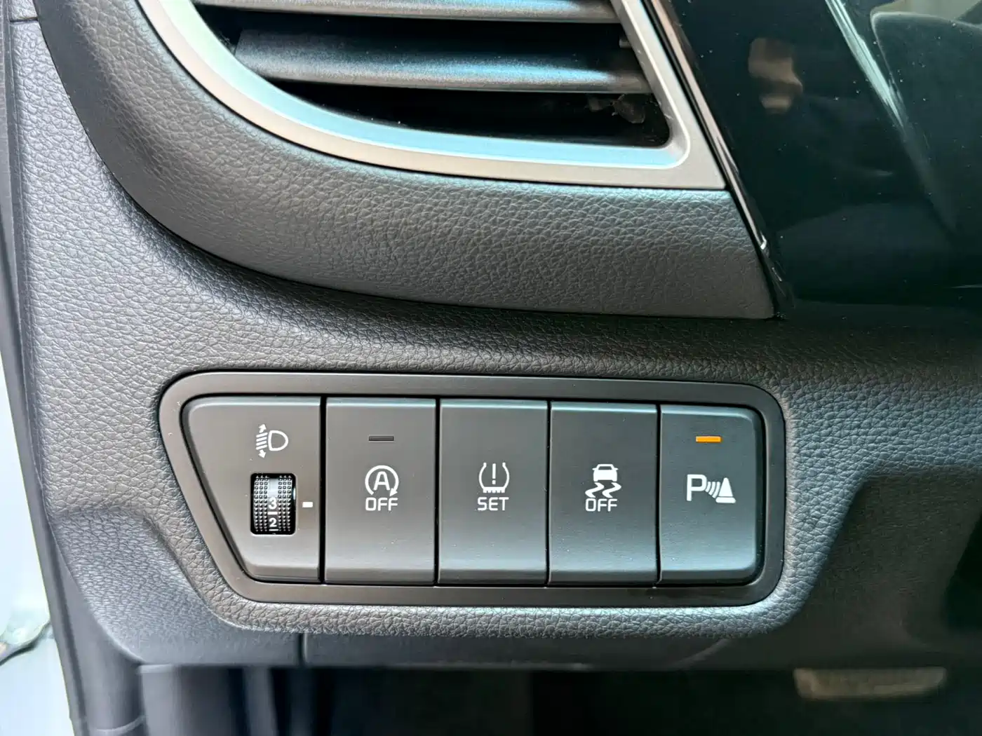 Kia Seltos 2023 1.5L CVT Luxury Edition фото 16