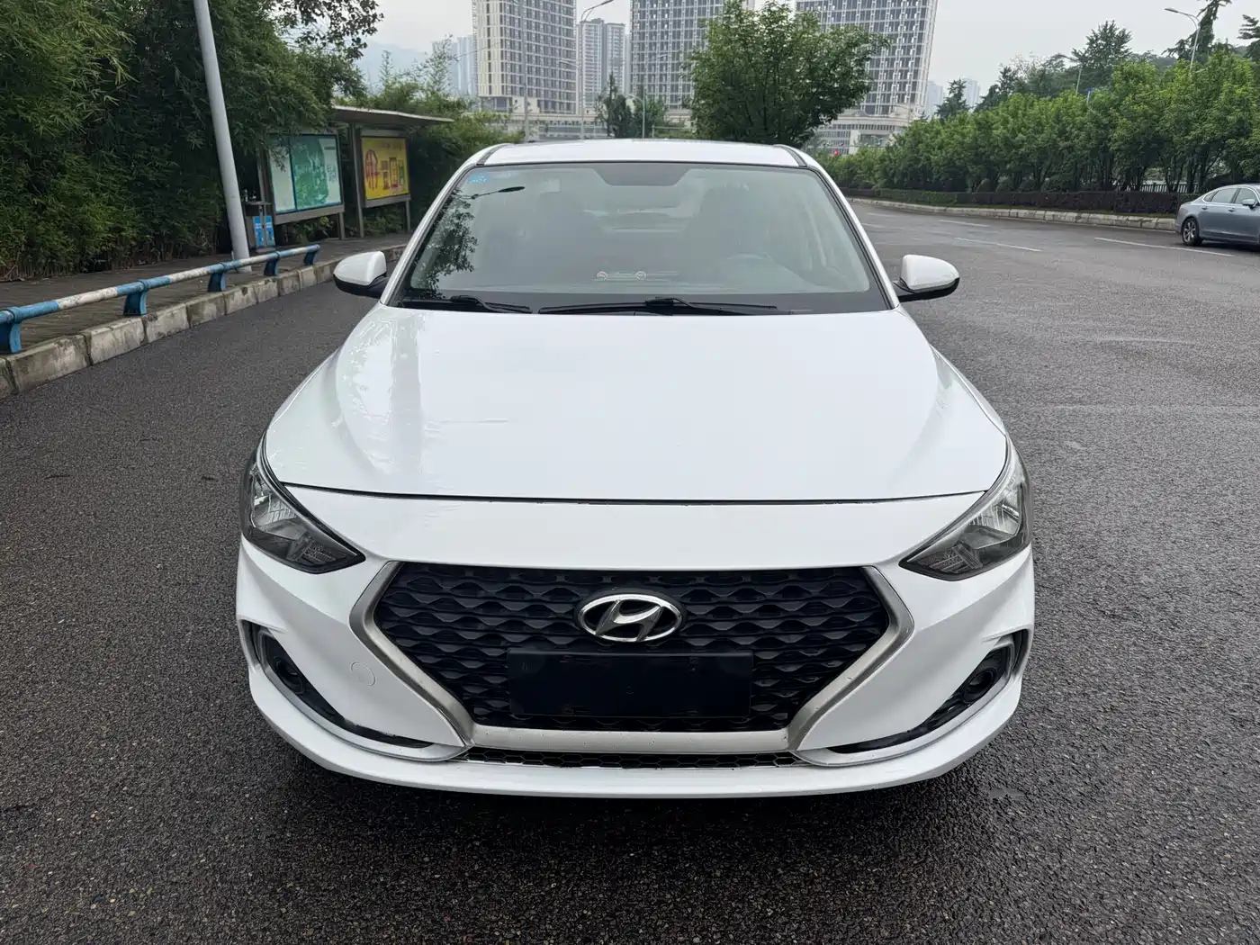 Hyundai Elantra 2018 1.6L Automatic Pleasing Edition GL China VI фото 2