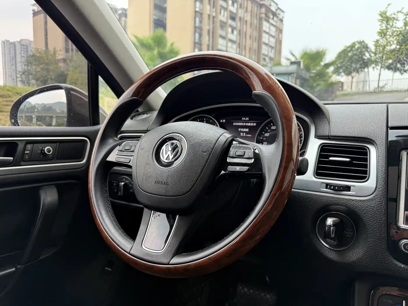 Фото 10 - Volkswagen Touareg