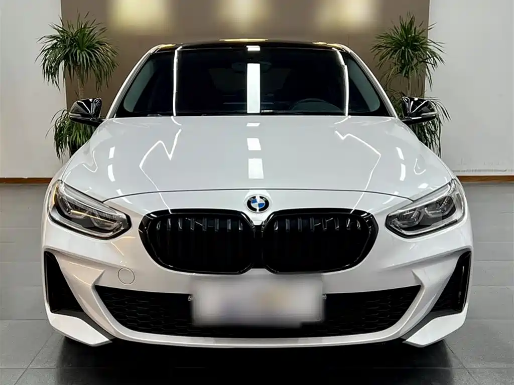 BMW 1 Series 2022 125i M Sport Shadow Edition фото 5