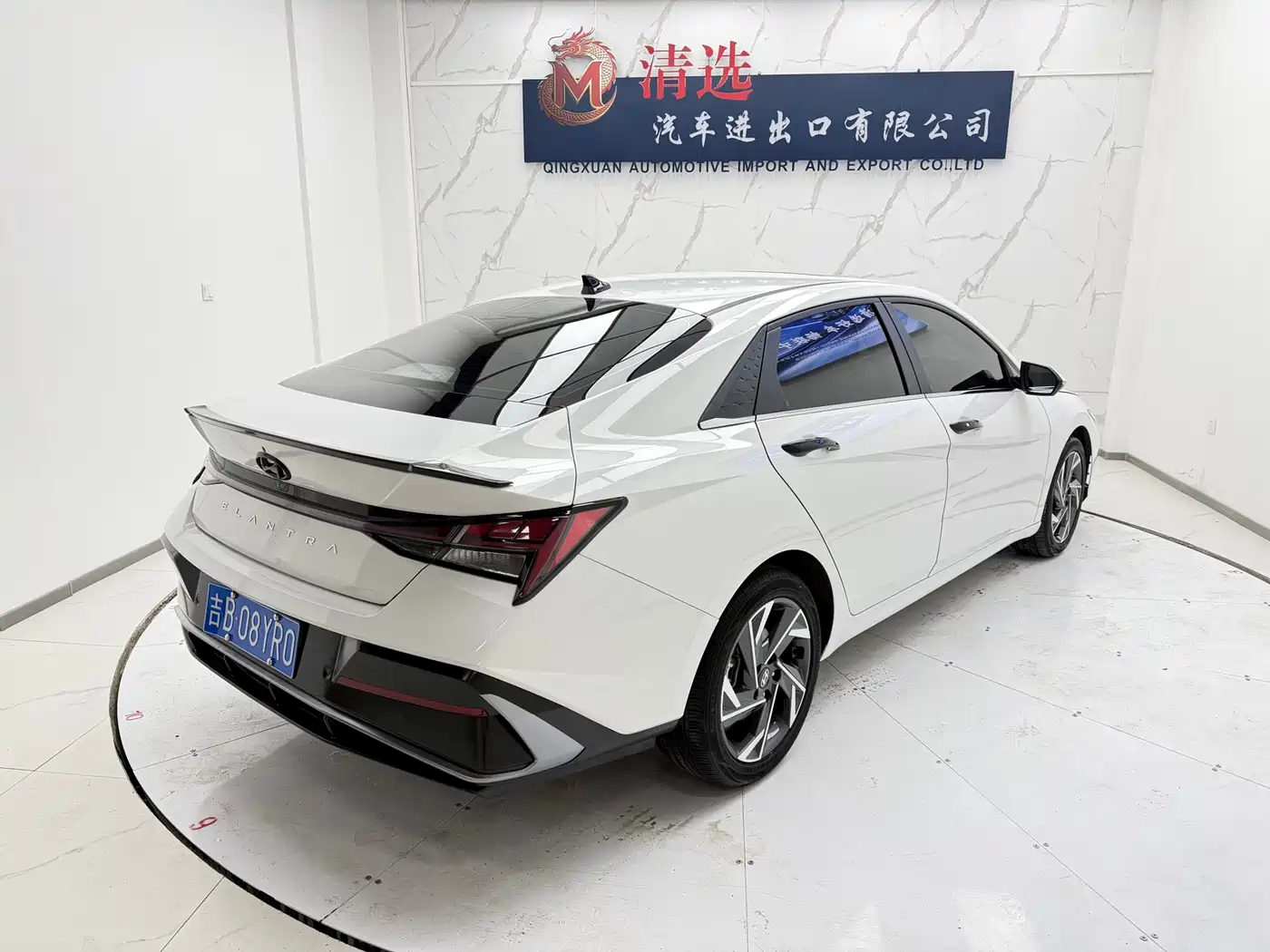 Hyundai Elantra 2023 Model 1.5L CVT LUX Premium Edition фото 6