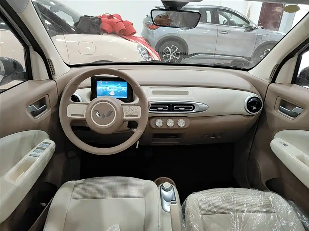 Wuling Motors Hongguang MINIEV 2026 2025 4-Door Advanced