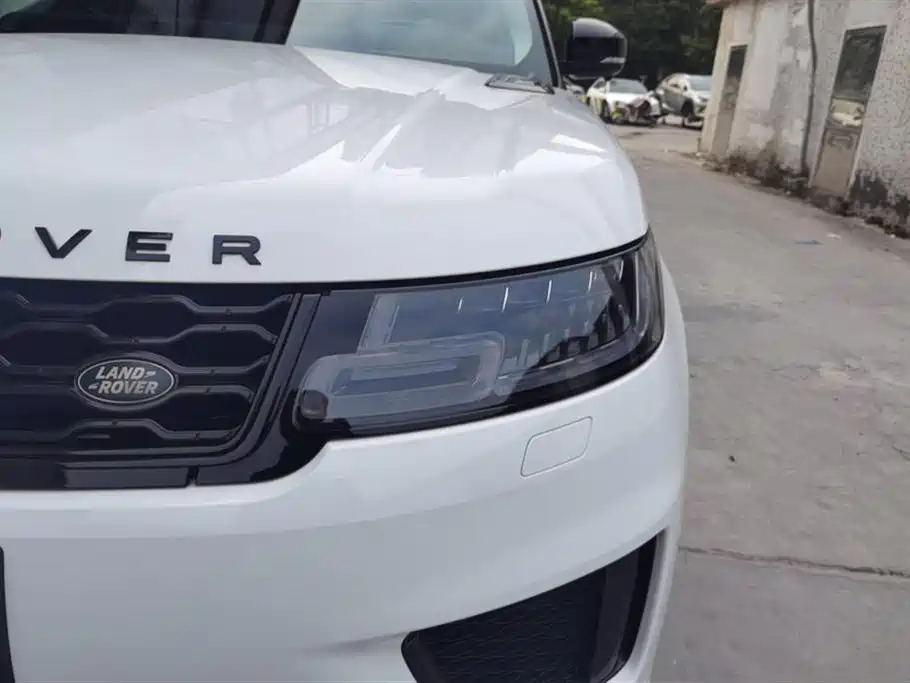 Land Rover Range Rover Sport 2022 3.0 L6 Gloss Black Edition фото 5