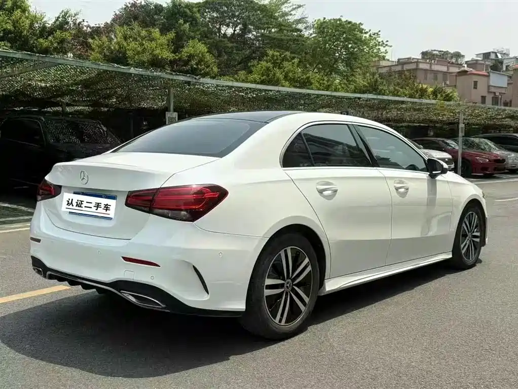 Mercedes-Benz A-Class 2019 A 180 L Sport Sedan фото 9