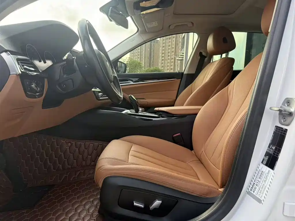 BMW 5 Series 2018 528Li Launch Special Edition фото 14