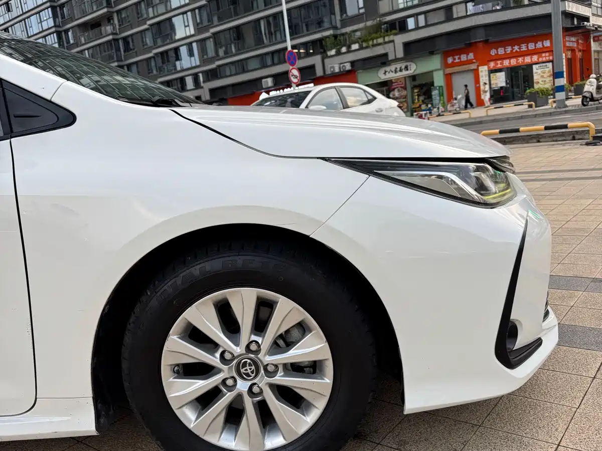 Photo 5 - Toyota Corolla