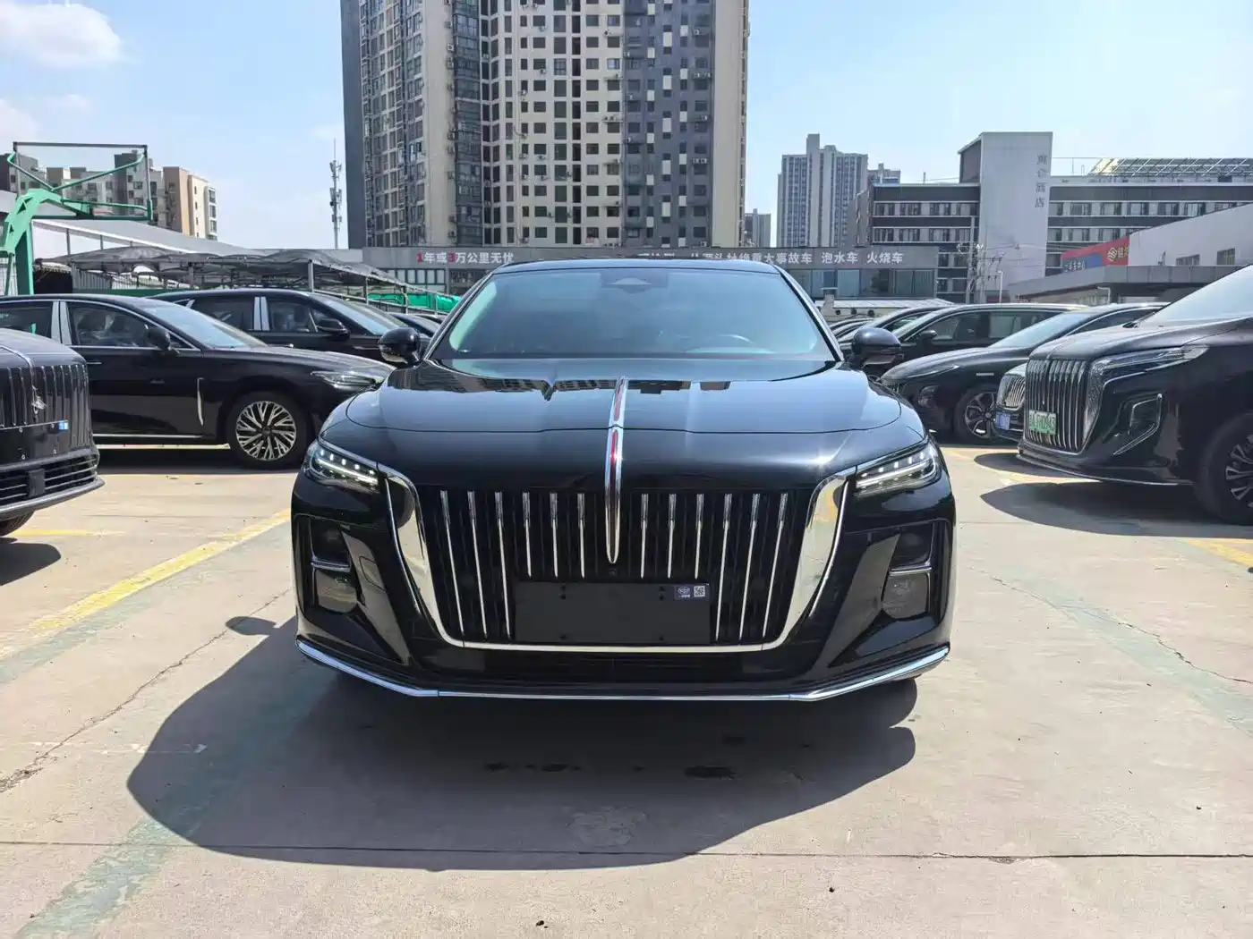 Hongqi H5 2024 2.0T Automatic Smart Connect Flag Smooth Edition фото 2