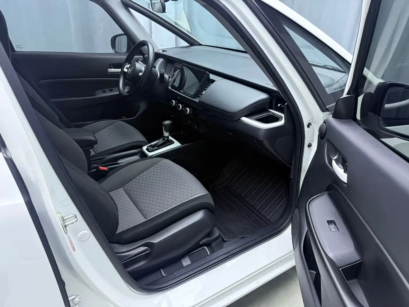 Honda Fit 2023 2022 1.5L CVT Trend Sunroof Edition