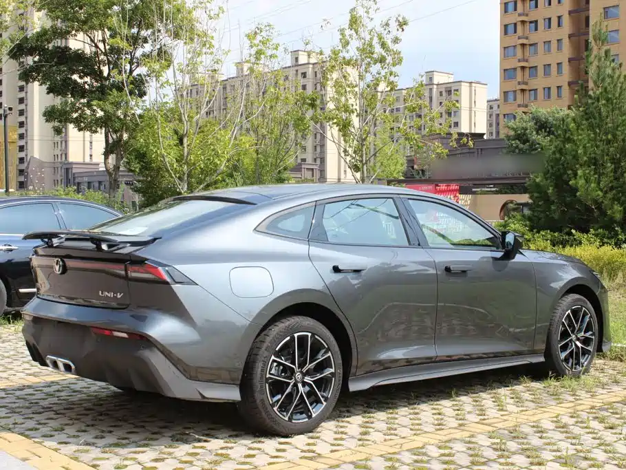 Changan UNI-V iDD 2025 2024 Blue Whale Smart iDD 136km Smart Cool