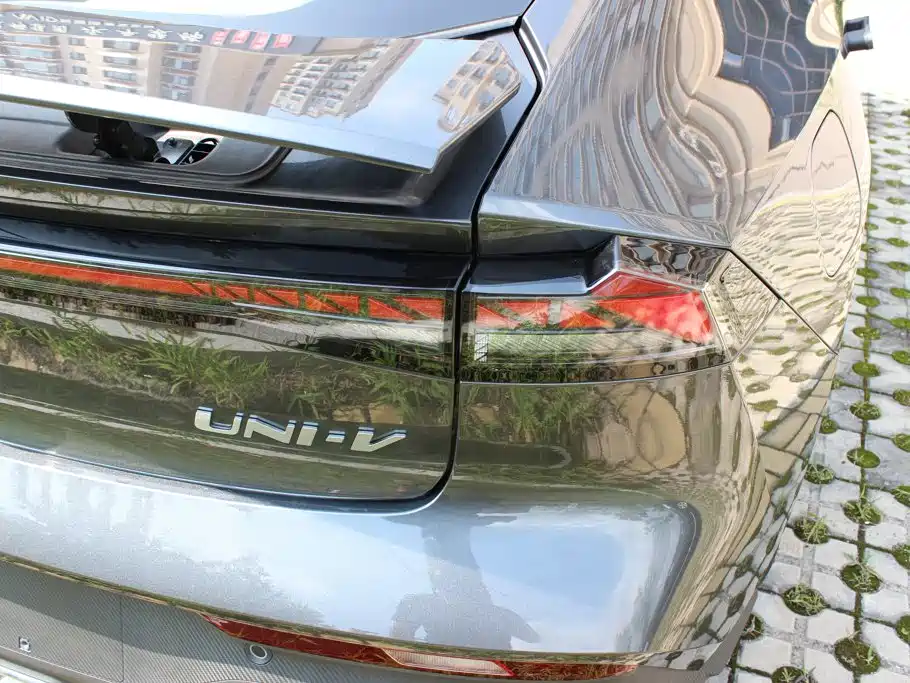 Changan UNI-V iDD 2025 2024 Blue Whale Smart iDD 136km Smart Cool