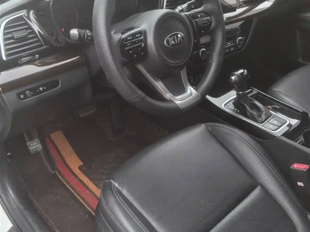 Kia K4 2015 1.8L Automatic DLX Special фото 4