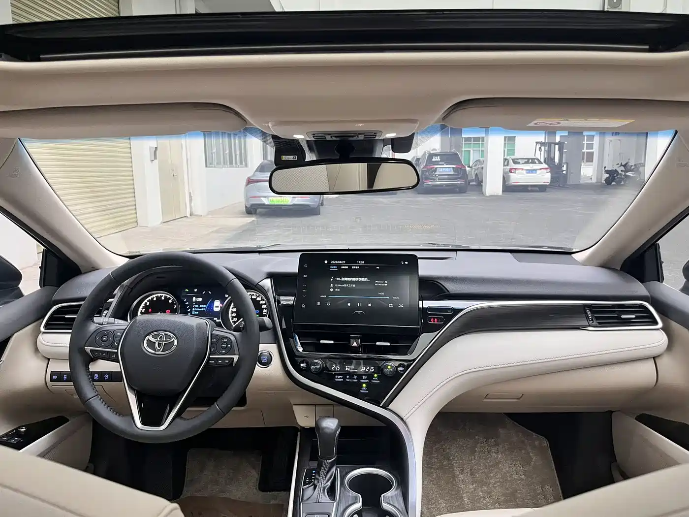 Toyota Camry 2023 2.0G Luxury Edition фото 13