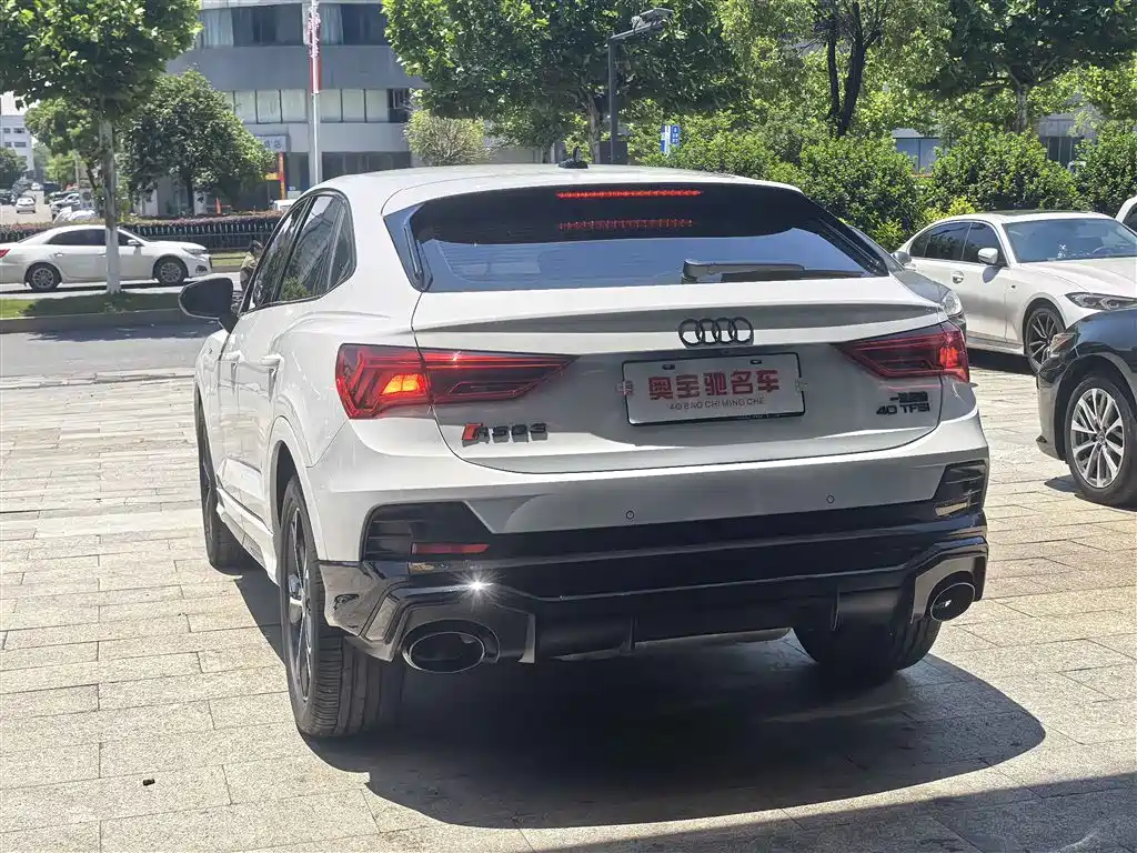 Audi Q3 Sportback 2025 quattro 45th Anniversary Edition 40TFSI Fashion фото 8