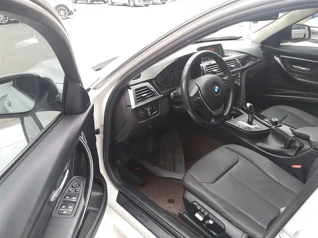 BMW 3 Series 2017 320Li Fashion фото 16