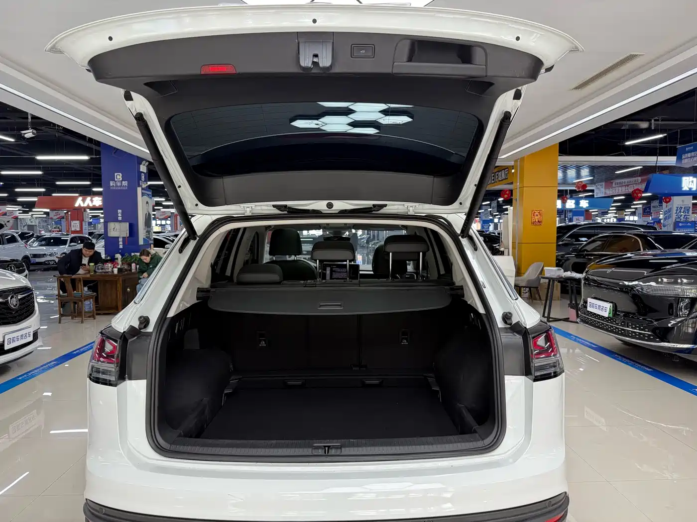 Volkswagen Tayron 2024 330TSI 2WD Luxury Plus Advanced фото 10