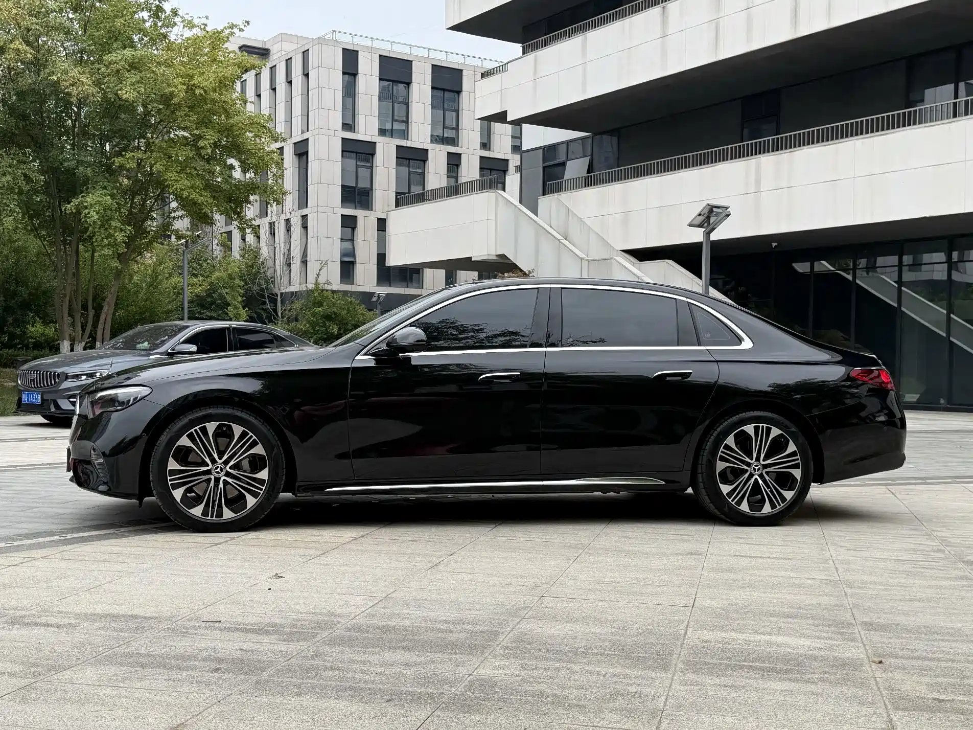 Фото 22 - Mercedes-Benz E-Class