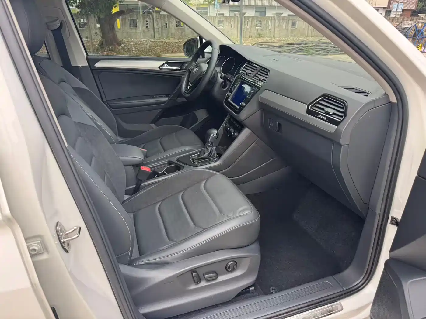 Volkswagen Tiguan L 2017 330TSI Automatic 2WD Luxury Edition фото 7