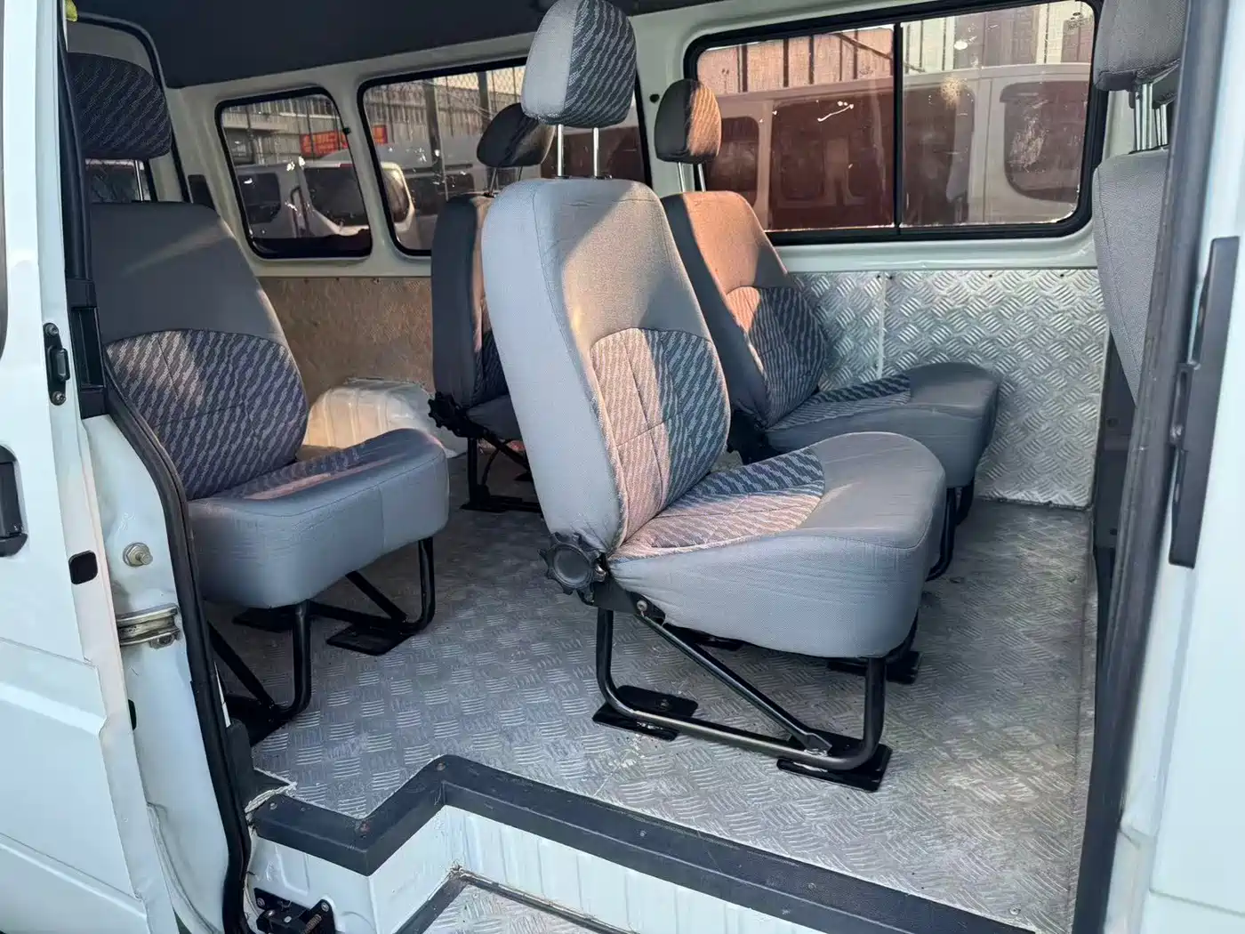 Ford Classic Transit 2016 2016 Model 2.8T Diesel Long Wheelbase 6-Seater Medium Roof Multi-Purpose Vehicle JX493ZLQ4