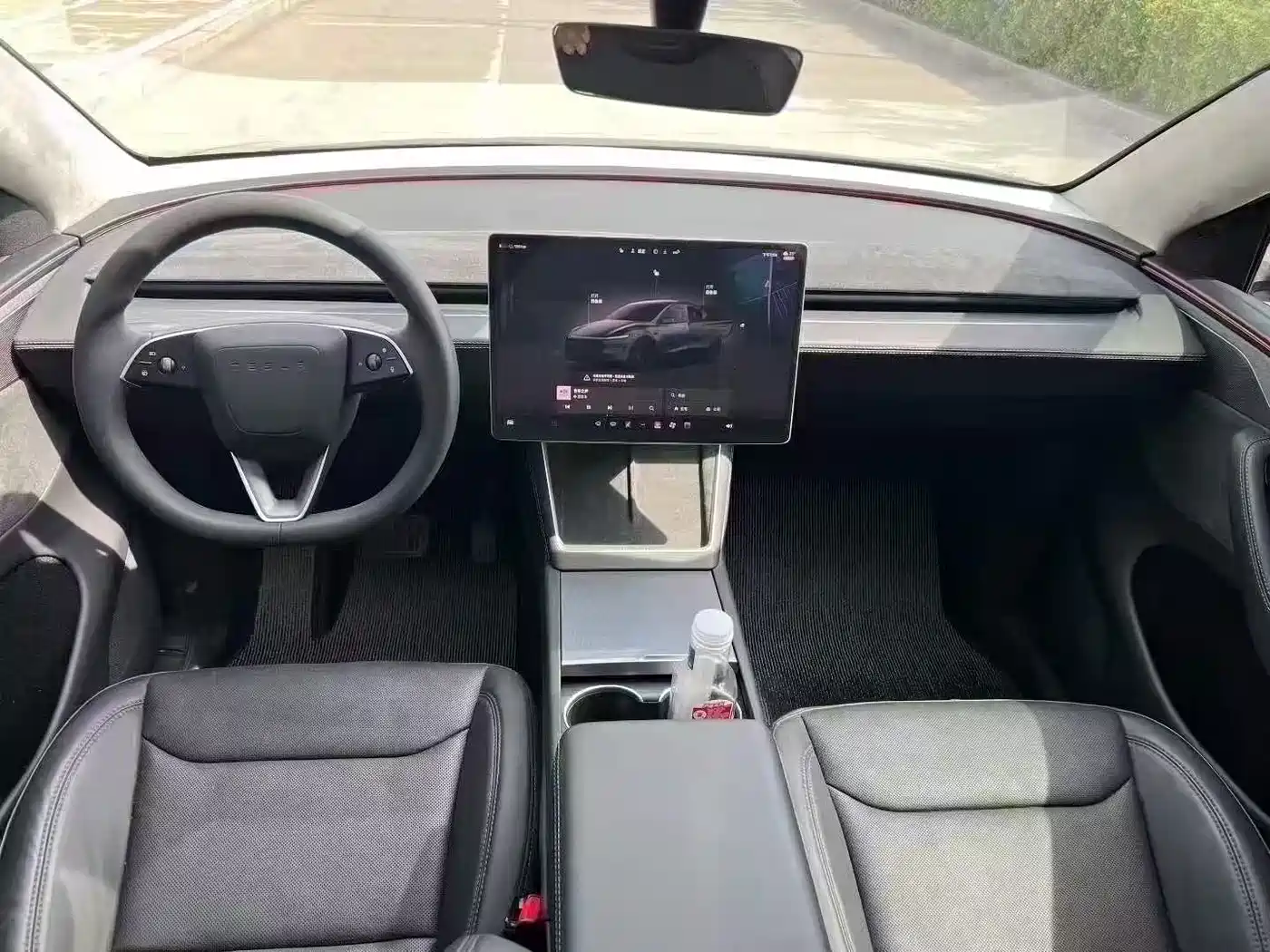 Photo 5 - Tesla Model Y