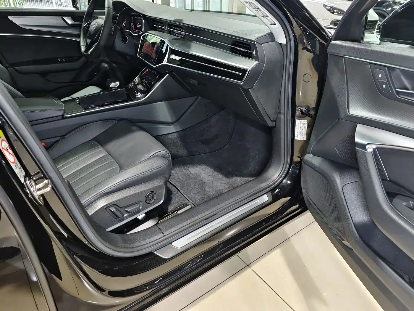 Audi A6L 2019 45 TFSI quattro Premium Elegance фото 18
