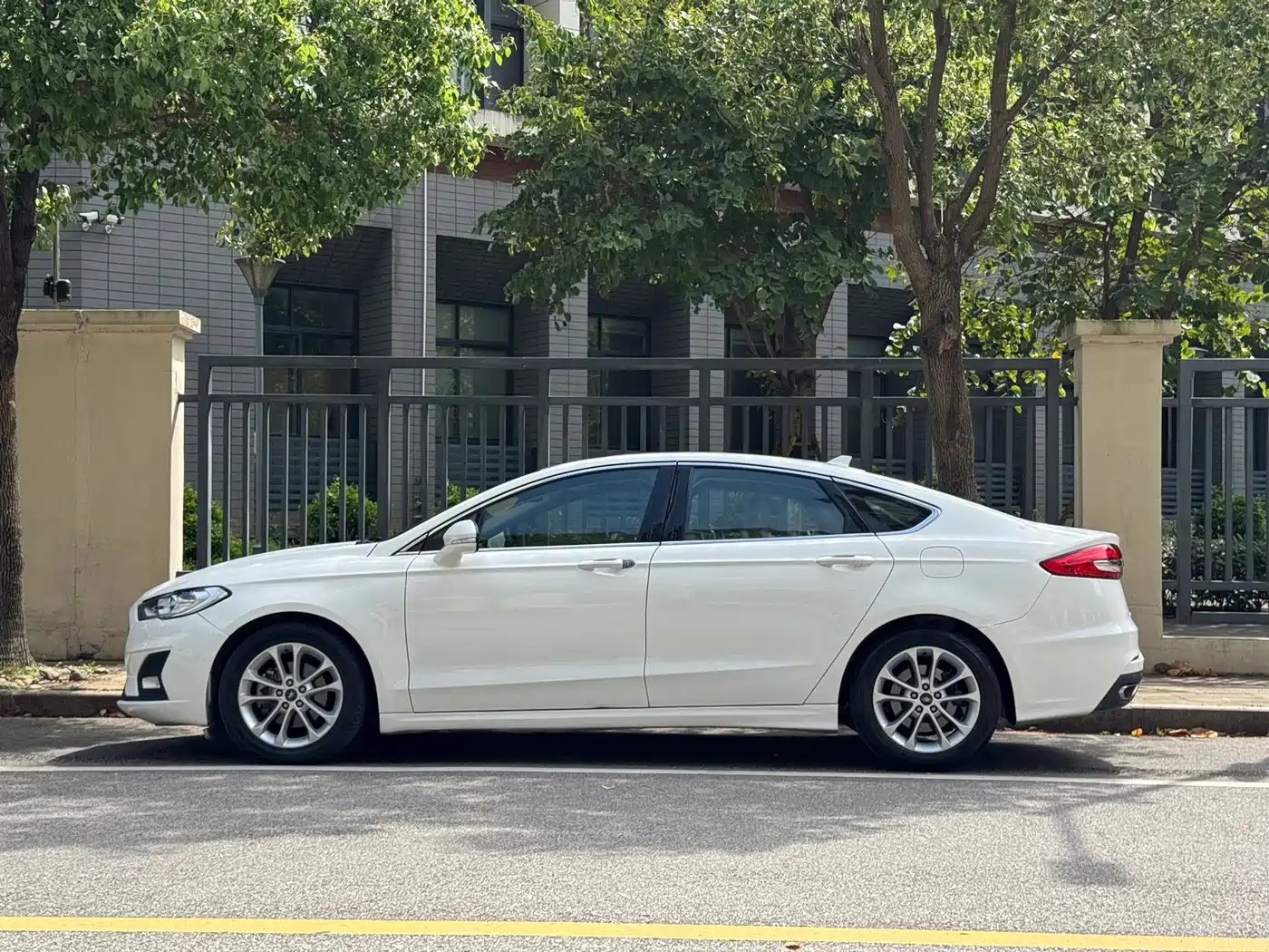FORD MONDEO