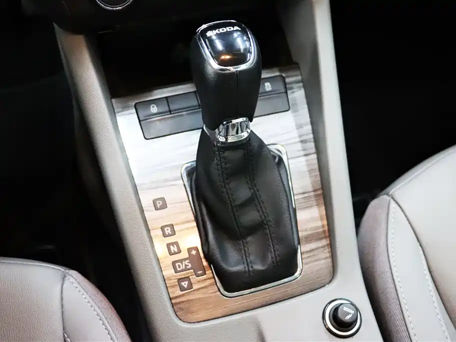 Škoda Octavia 2015 1.6L Automatic逸俊版 фото 17